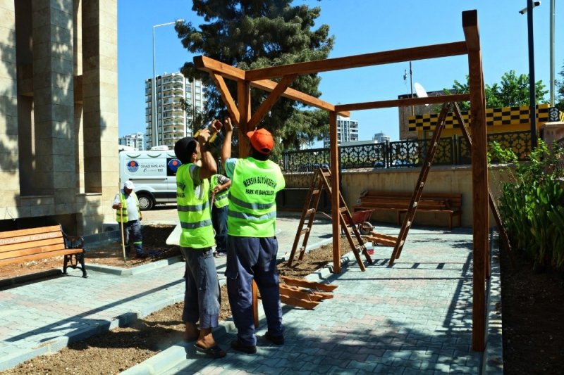 Mersin Büyükşehir Belediyesi’nden Cem Evi Bahçesine Peyzaj Düzenlemesi Yapıldı