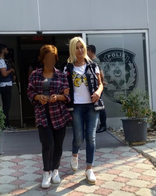 Antalya'da Siparişle Girdikleri İnşaatlardan Musluk ve Batarya Çaldılar