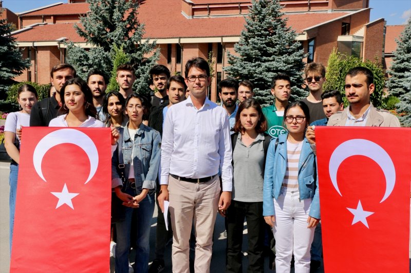 Üniversite Öğrencilerinden Diyarbakır Annelerine Destek