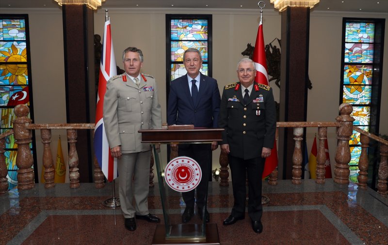 Akar, İngiltere Genelkurmay Başkanı Carter'ı Kabul Etti