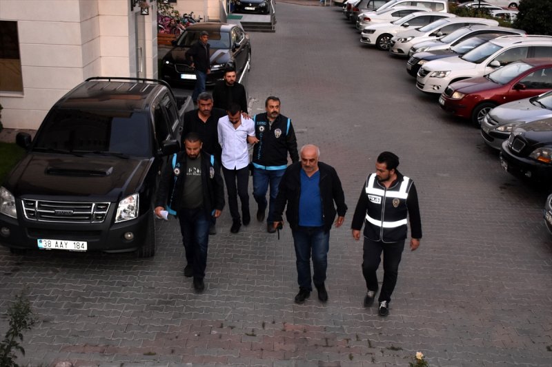 Kayseri'de Aranan Şüphelilere Şafak Operasyonu