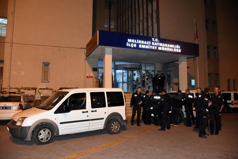 Kayseri'de Aranan Şüphelilere Şafak Operasyonu