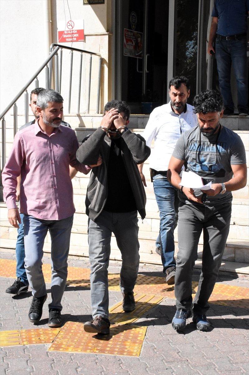 Polise Yakalanmamak İçin Evine Kadın Kılığında Girip Çıkmış