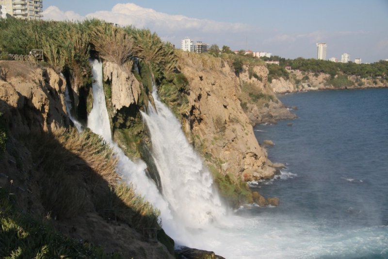Falezlerde Mahsur Kalan Amatör Balıkçı Kurtarıldı