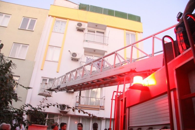 Binadan Gelen ’Kötü Koku’ İhbarı Polisi Harekete Geçirdi