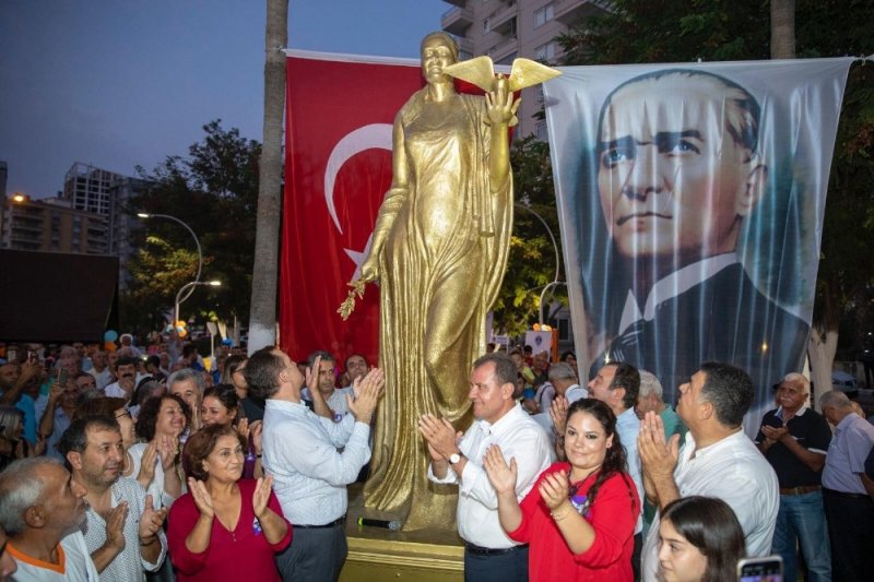 Başkan Seçer, ’Barış Heykeli’nin Açılışına Katıldı