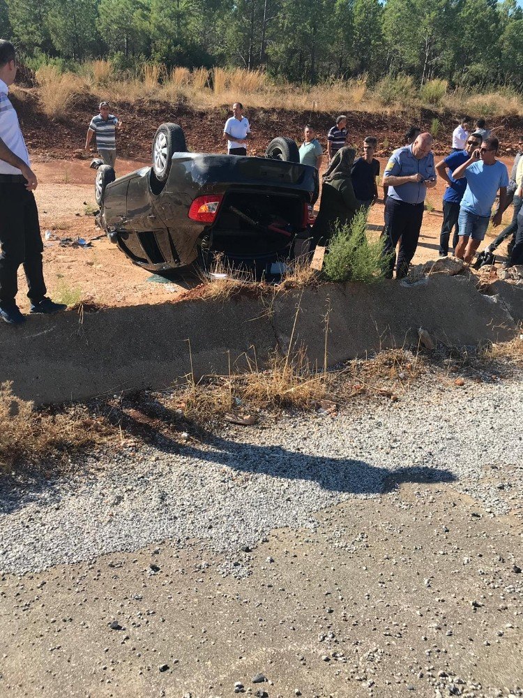 Antalya'nın Kaş İlçesinde Lastiği Patlayan Askeri Araç Takla Attı