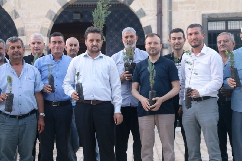 Cami ve Hayat Teması Çerçevesinde Müftülük Fidan Dikimi Yaptı