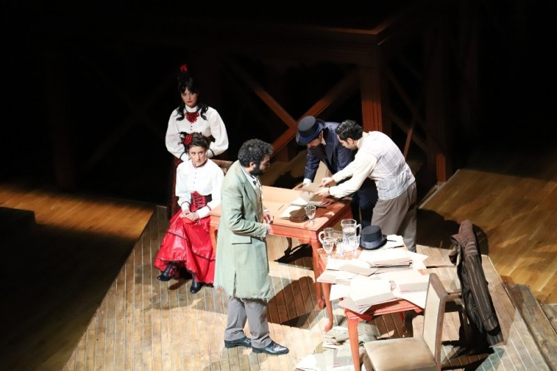 Şehir Tiyatrosu "Suç Ve Ceza” Oyunuyla Perdelerini Açtı