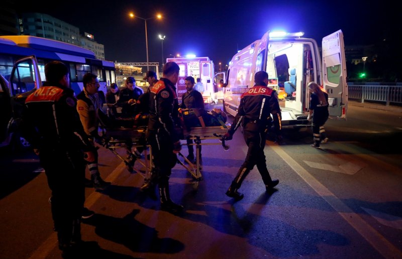 Başkentte Otomobil Servis Aracıyla Çarpıştı: 2 Yaralı