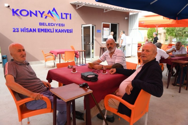 Konyaaltı Belediye Başkanı Semih Esen, Emekli Kahvemiz Hayırlı Olsun