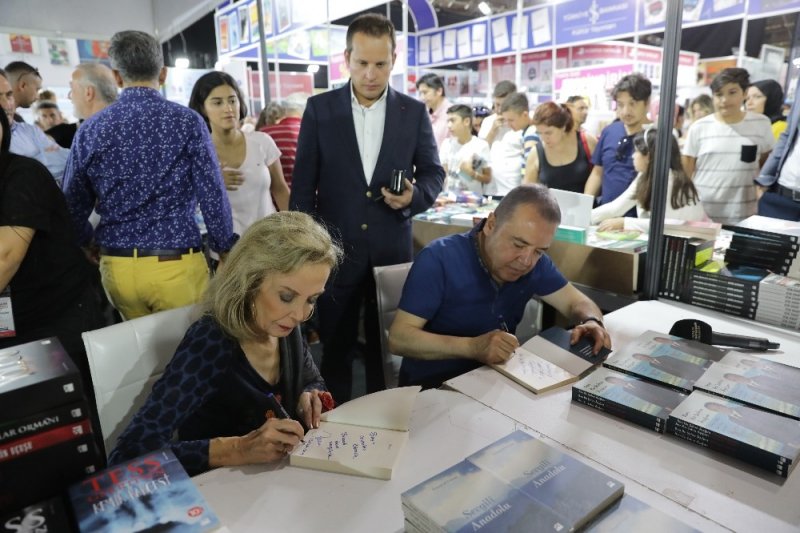 Antalya Kitap Fuarı İlk İki Günde 45 Bine Yakın Ziyaretçi Ağırladı