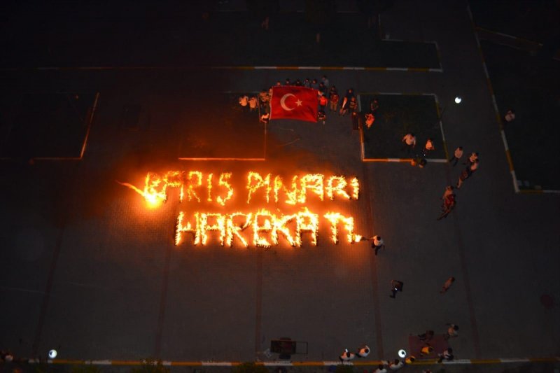 Üniversite Öğrencileri, Mehmetçik'e Barış Pınarı Harekâtı Koreografisi Oluşturarak Destek Verdi
