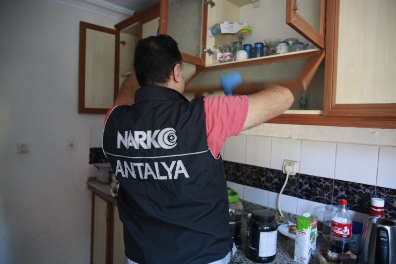 Antalya’da Nefes Kesen Dev Uyuşturucu Operasyonu Yapıldı Gözaltılar Var