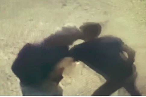 Bedensel Engelli Bir Kişiyi Darp Ederek Cebindeki 2 Bin 900 TL'sini Aldı