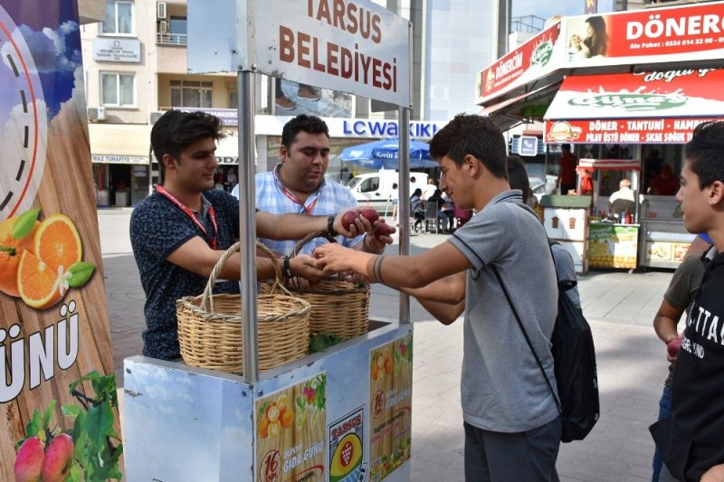 Tarsus Belediyesi Sağlık İşleri Müdürlüğü, Dünya Gıda Gününde Stant Açtı