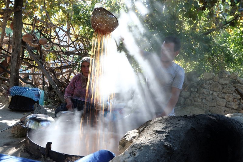 Asırlık Fırınlar Pekmez İçin Yandı