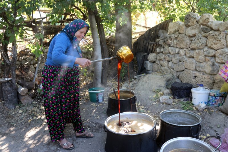 Asırlık Fırınlar Pekmez İçin Yandı