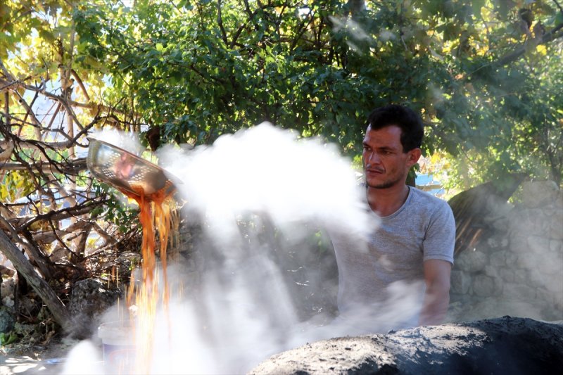 Asırlık Fırınlar Pekmez İçin Yandı