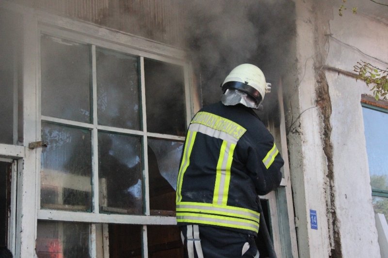 Karaman’da Depo Yangını Büyümeden Önlendi