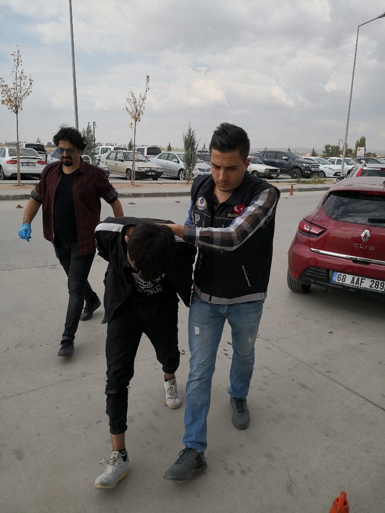 Uyuşturucu Taciri Suçüstü Yakalandı