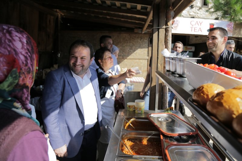 Geleneksel Yemek Yarışmasının Düzenlendiği Etkinlik, Renkli Görüntülere Sahne Oldu
