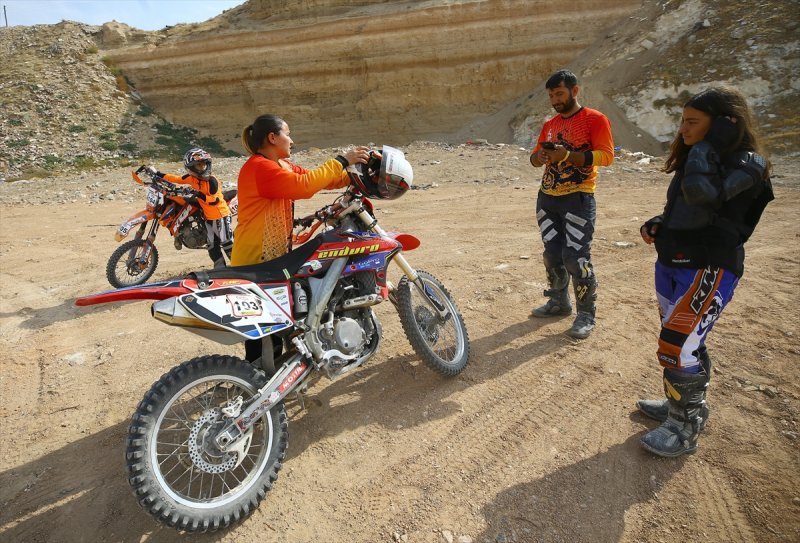 Mutlu Aile Ailecek Motosiklet Tutkunu