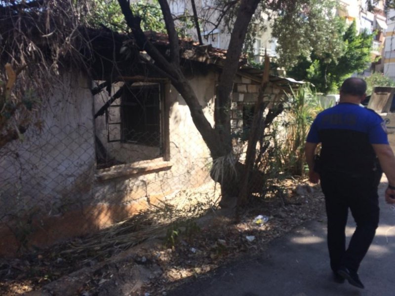 Antalya'da Fuhuşa Mekân Teşkil Eden, Teşkil Eden Bina Yıkıldı