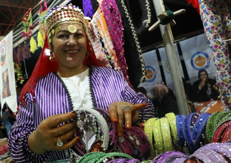 Sanayi ve Teknoloji Bakanı Mustafa Varank, Fuarda Pastırma Kesti