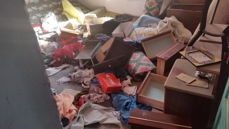 Duvarı Delip Girdikleri Evden Hırsızlık Yaptılar