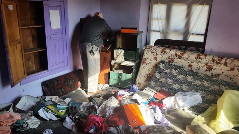 Duvarı Delip Girdikleri Evden Hırsızlık Yaptılar