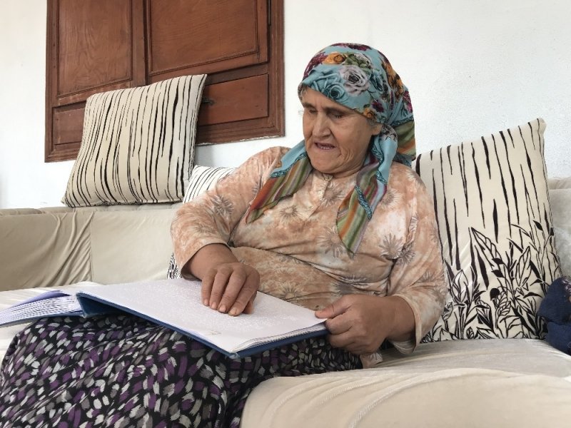 Görme Engelli Havva Teyzenin Kur’an-ı Kerim Aşkı