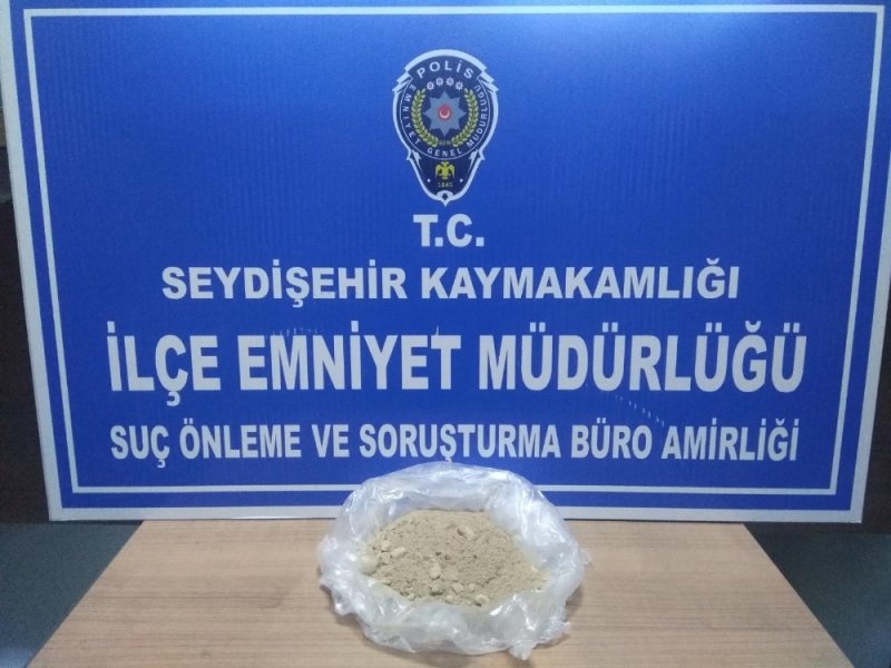 Konya’da Otomobilde Paspas Altına Gizlenmiş Uyuşturucu Ele Geçirildi