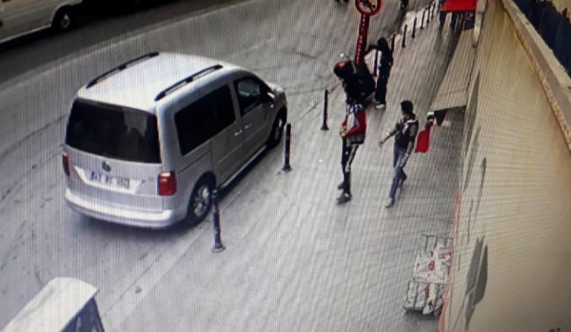 Güpegündüz Elektrikli Motosiklet Hırsızlığı Kamerada