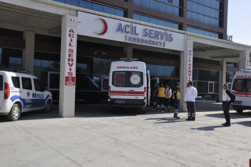 Otomobil Dere Yatağına Yuvarlandı: 3 Yaralı