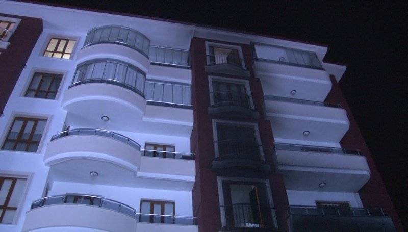 Apartmanda Yangın Paniği: 10 Kişi Hastanelik Oldu