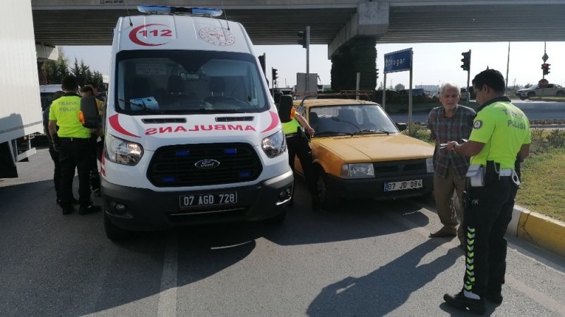 Otomobil İle Motosiklet Çarpıştı: 1 Yaralı