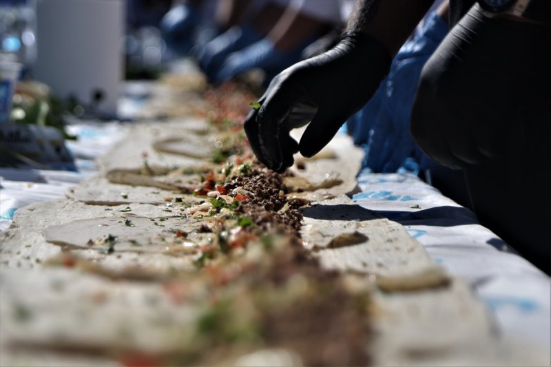 Aşçılık Bölümü Öğrencilerinden 33 Metrelik Tantuni