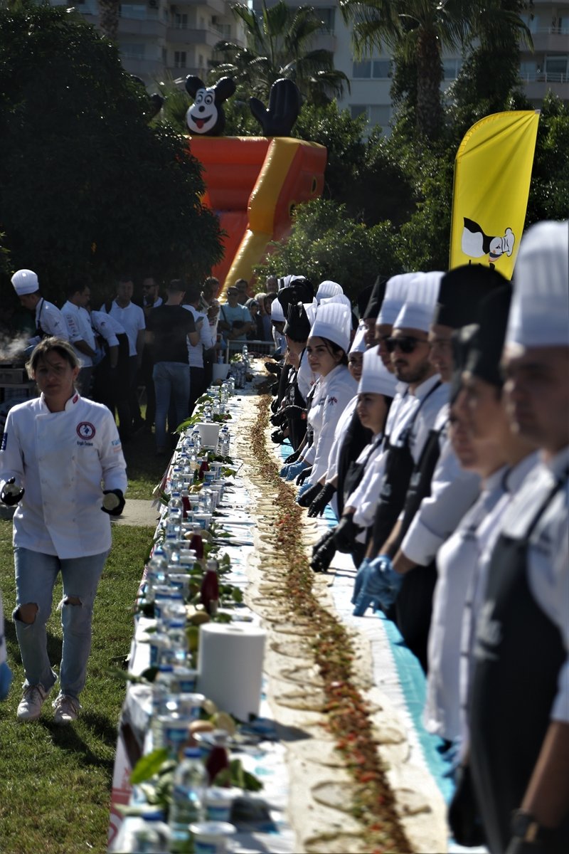 Aşçılık Bölümü Öğrencilerinden 33 Metrelik Tantuni