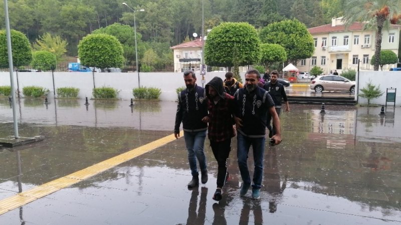 Gasp Ettiler Dediği Kişilerle Uyuşturucu Aleminde Yakalandı