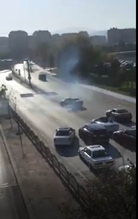 Konya'da Trafik Magandaları Yolu Kapatıp Drift Attılar