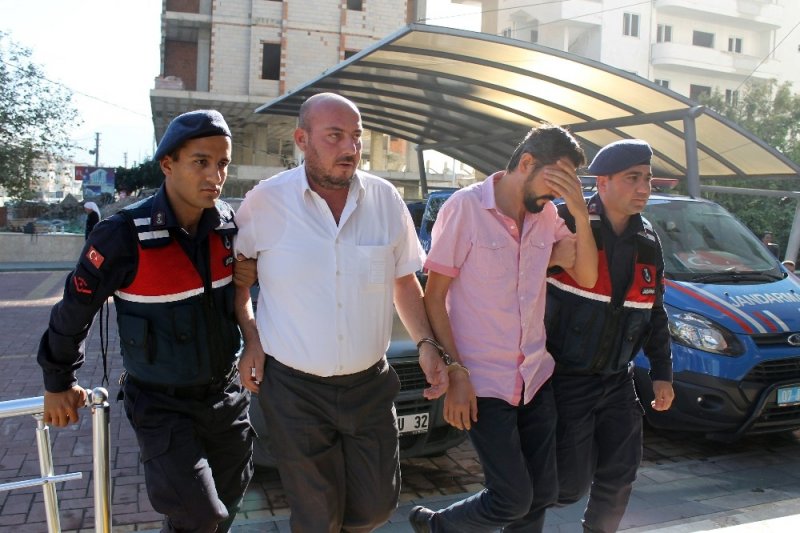 Alanya’da 7 Ayrı Otobüse Taşlı Saldırıda Bulunan 2 Şüpheli Yakalandı