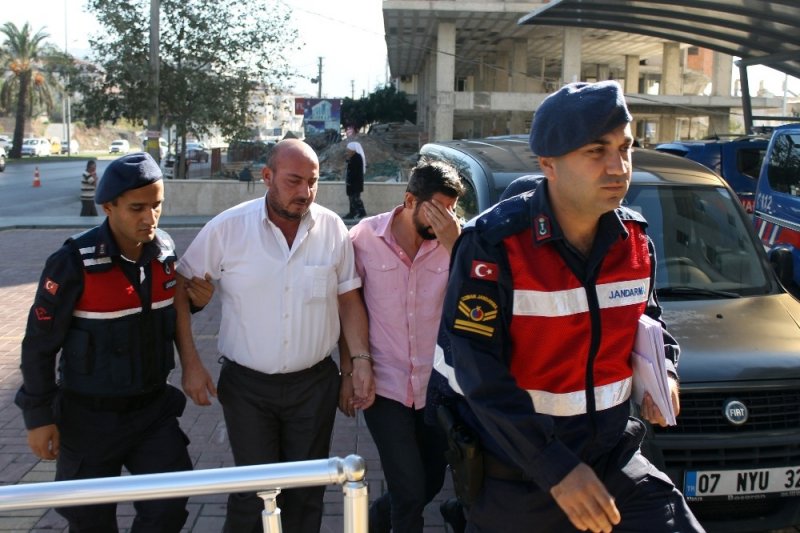 Alanya’da 7 Ayrı Otobüse Taşlı Saldırıda Bulunan 2 Şüpheli Yakalandı