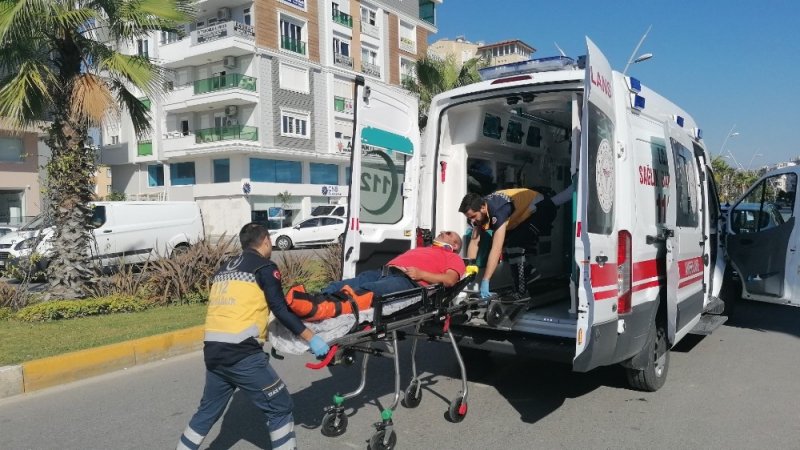 Motosiklet Sürücüsü Kaskı Sayesinde Kazadan Yaralı Kurtuldu