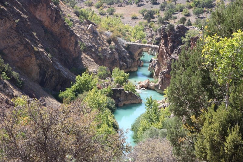 Göksu'nun Toroslardaki Gerdanlığı: Salavat Ve Cırlavık Köprüleri