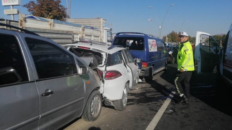 Kayseri’de 4 Aracın Karıştığı Zincirleme Trafik Kazası: 5 Yaralı
