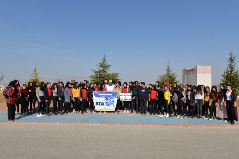 Rektör Akgül, ‘Geleceği Nefes” Kampanyası İçin Fidan Dikti