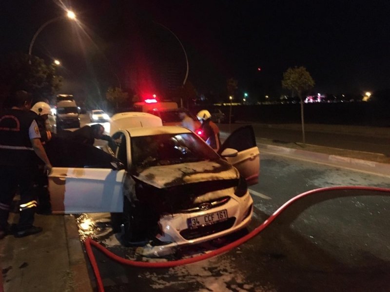 Seyir Halindeki Araç Alev Aldı