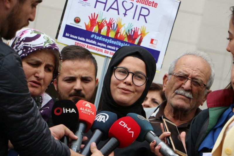 "Şeytan’ın Eline Düştüm" Deyip İntihar Eden Ayşenur Davası Sonrası Babanın İsyanı