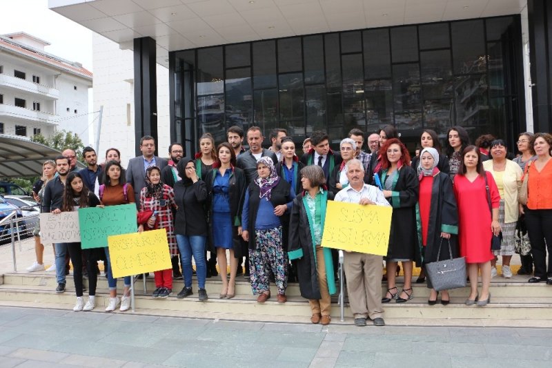 "Şeytan’ın Eline Düştüm" Deyip İntihar Eden Ayşenur Davası Sonrası Babanın İsyanı